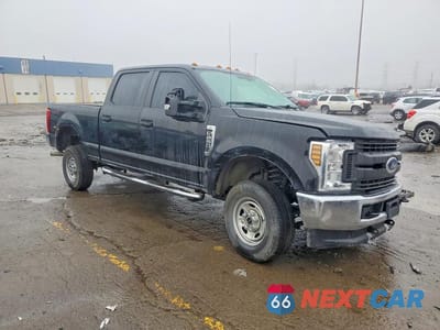 Czwarte zdjęcie samochodu z boku: 2018 FORD F250 SUPER DUTY VIN:1FT7W2B63JEC99515 - miniatura
