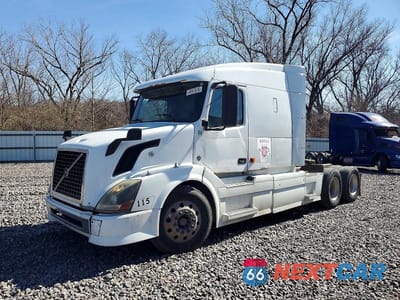 Drugie zdjęcie samochodu z przodu: 2007 VOLVO VNL SEMI TRUCK VIN:4V4NC9GH57N463587 - miniatura