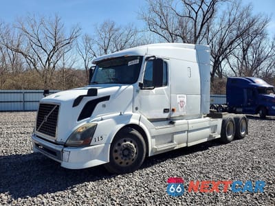 Drugie zdjęcie samochodu z przodu: 2007 VOLVO VNL SEMI TRUCK VIN:4V4NC9GH57N463587 - miniatura