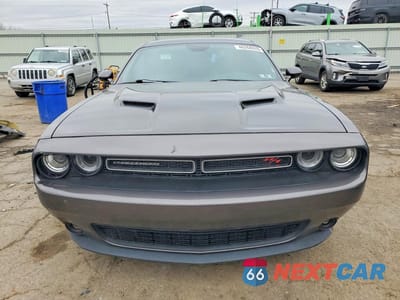 Piąte zdjęcie samochodu w środku: 2015 DODGE CHALLENGER SXT PLUS VIN:2C3CDZBT0FH906199 - miniatura