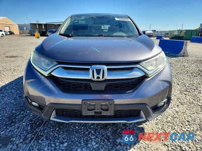 Piąte zdjęcie samochodu w środku: 2017 HONDA CR-V EX VIN:2HKRW2H51HH663836 - miniatura