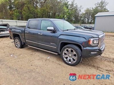 Czwarte zdjęcie samochodu z boku: 2017 GMC SIERRA K1500 DENALI VIN:3GTU2PEJ7HG296180 - miniatura