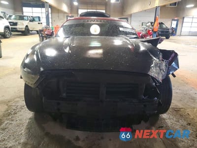 Piąte zdjęcie samochodu w środku: 2017 FORD MUSTANG VIN:1FA6P8TH3H5271239 - miniatura