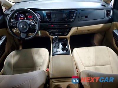 Zdjęcie 8 z 12 samochodu: 2017 KIA SEDONA LX VIN:KNDMB5C10H6227596 - miniatura