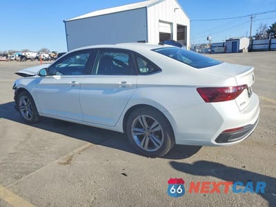 Drugie zdjęcie samochodu z przodu: 2022 VOLKSWAGEN JETTA SE VIN:3VW7M7BU4NM033256 - miniatura