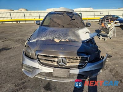 Piąte zdjęcie samochodu w środku: 2019 MERCEDES-BENZ E 300 VIN:WDDZF4JB5KA551847 - miniatura