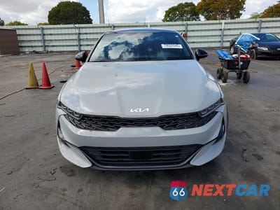 Piąte zdjęcie samochodu w środku: 2022 KIA K5 GT-LINE VIN:5XXG64J26NG116099 - miniatura