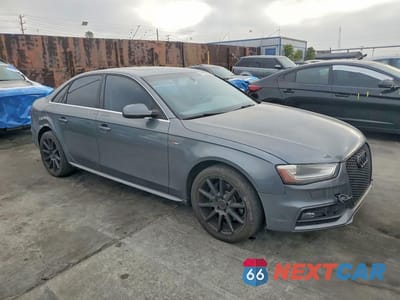 Czwarte zdjęcie samochodu z boku: 2014 AUDI A4 PREMIUM VIN:WAUAFAFL2EN003838 - miniatura