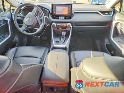 Zdjęcie 8 z 13 samochodu: 2019 TOYOTA RAV4 XLE PREMIUM VIN:JTMA1RFV8KD022476 - miniatura