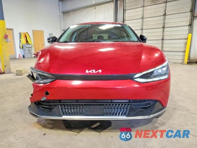 Piąte zdjęcie samochodu w środku: 2024 KIA EV6 WIND VIN:KNDC34LA4R5198615 - miniatura