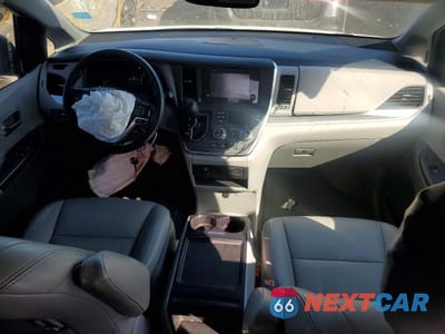 Zdjęcie 8 z 12 samochodu: 2017 TOYOTA SIEANNA VIN:5TDKZ3DC5HS858674 - miniatura