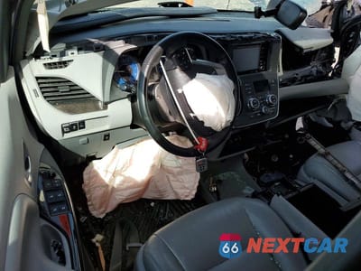 Zdjęcie 8 z 13 samochodu: 2018 TOYOTA SIENNA XLE 8-PASSENGER VIN:5TDYZ3DC0JS941199 - miniatura