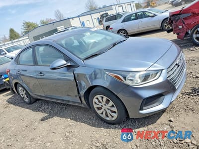 Czwarte zdjęcie samochodu z boku: 2019 HYUNDAI ACCENT SE VIN:3KPC24A38KE055829 - miniatura