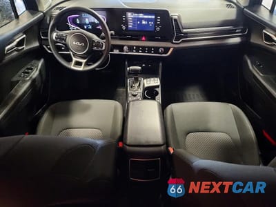 Zdjęcie 8 z 12 samochodu: 2023 KIA SPORTAGE VIN:KNDPUCAF2P7041139 - miniatura