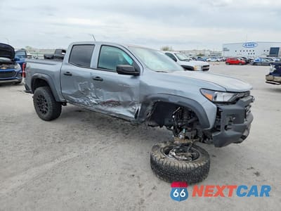 Czwarte zdjęcie samochodu z boku: 2024 CHEVROLET COLORADO TRAIL BOSS VIN:1GCPTEEK6R1128103 - miniatura