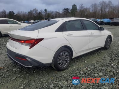 Trzecie zdjęcie samochodu z tyłu: 2024 HYUNDAI ELANTRA SEL VIN:KMHLM4DG3RU755936 - miniatura