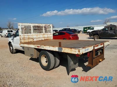 Drugie zdjęcie samochodu z przodu: 2002 FORD F350 SUPER DUTY FLATBED TRUCK VIN:1FDWF36S62EA29507 - miniatura