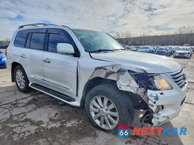 Czwarte zdjęcie samochodu z boku: 2009 LEXUS LX 570 BASE VIN:JTJHY00W094020509 - miniatura