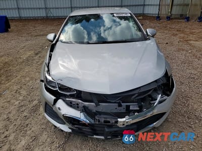 Piąte zdjęcie samochodu w środku: 2019 CHEVROLET CRUZE LS VIN:1G1BC5SMXK7151847 - miniatura