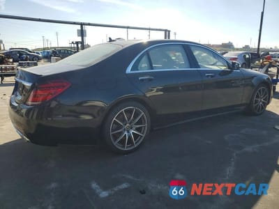 Trzecie zdjęcie samochodu z tyłu: 2020 MERCEDES-BENZ S 560 VIN:W1KUG8DB9LA550504 - miniatura