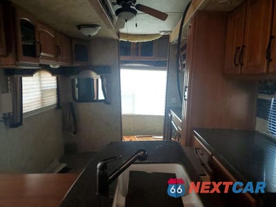 Zdjęcie 6 z 10 samochodu: 2013 KEYSTONE MONTANA CAMPER VIN:4YDF35821D4700593 - miniatura