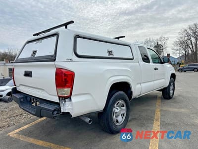 Trzecie zdjęcie samochodu z tyłu: 2019 TOYOTA TACOMA SR VIN:5TFRX5GN0KX161038 - miniatura