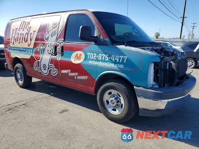 Czwarte zdjęcie samochodu z boku: 2018 GMC SAVANA G2500 VIN:1GTW7AFG4J1214873 - miniatura