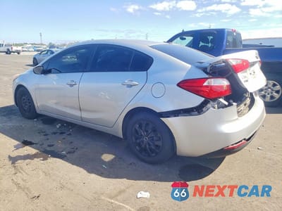 Drugie zdjęcie samochodu z przodu: 2015 KIA FORTE LX VIN:KNAFK4A60F5362692 - miniatura