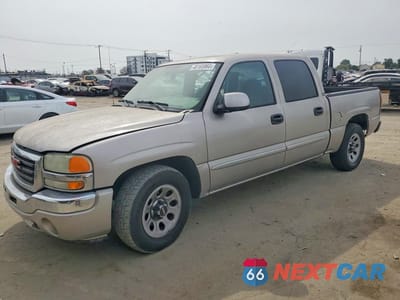 2005 GMC NEW SIERRA C1500 2GTEC13T151140465 - główne zdjęcie licytacji z USA - miniatura