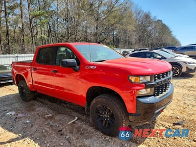 Czwarte zdjęcie samochodu z boku: 2021 CHEVROLET SILVERADO K1500 TRAIL BOSS CUSTOM VIN:3GCPYCEF8MG315796 - miniatura