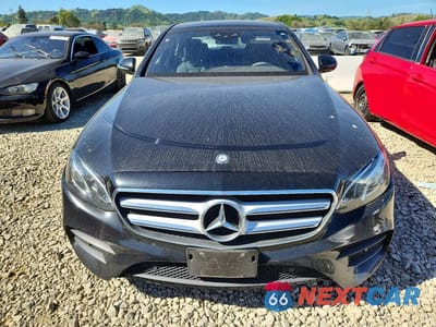 Piąte zdjęcie samochodu w środku: 2017 MERCEDES-BENZ E 300 VIN:WDDZF4JB8HA041596 - miniatura