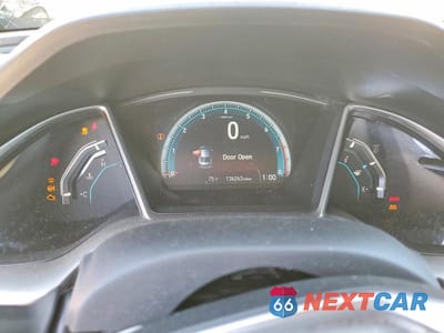 Zdjęcie 9 z 11 samochodu: 2017 HONDA CIVIC VIN:19XFC2F70HE214815 - miniatura