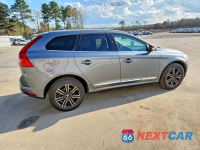 Trzecie zdjęcie samochodu z tyłu: 2017 VOLVO XC60 T5 DYNAMIC VIN:YV440MDR7H2035469 - miniatura