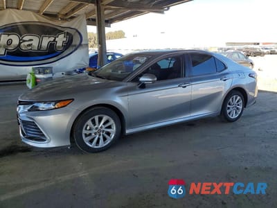 2024 TOYOTA CAMRY LE 4T1R11AK1RU859786 - główne zdjęcie licytacji z USA - miniatura