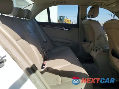 Zdjęcie 10 z 12 samochodu: 2011 MERCEDES-BENZ C 300 VIN:WDDGF5EBXBR156815 - miniatura