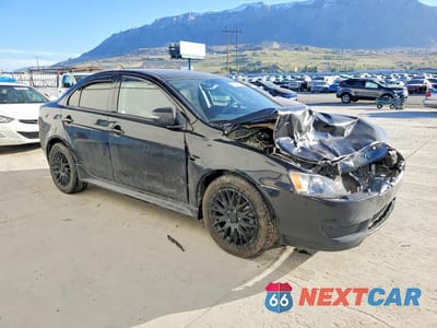 Czwarte zdjęcie samochodu z boku: 2015 MITSUBISHI LANCER ES VIN:JA32U2FUXFU024230 - miniatura
