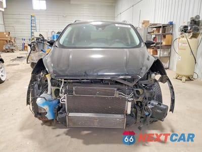 Piąte zdjęcie samochodu w środku: 2017 FORD ESCAPE TITANIUM VIN:1FMCU9J95HUB80739 - miniatura