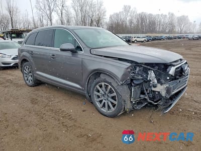 Czwarte zdjęcie samochodu z boku: 2019 AUDI Q7 PREMIUM PLUS VIN:WA1LAAF78KD010060 - miniatura