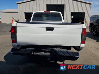 Zdjęcie 10 z 11 samochodu: 2000 NISSAN FRONTIER XE VIN:1N6DD26S4YC348546 - miniatura