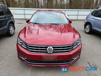 Piąte zdjęcie samochodu w środku: 2016 VOLKSWAGEN PASSAT SE VIN:1VWBT7A30GC039985 - miniatura
