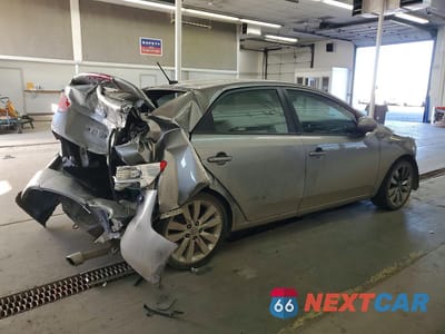 Trzecie zdjęcie samochodu z tyłu: 2011 KIA FORTE SX VIN:KNAFW4A34B5395795 - miniatura