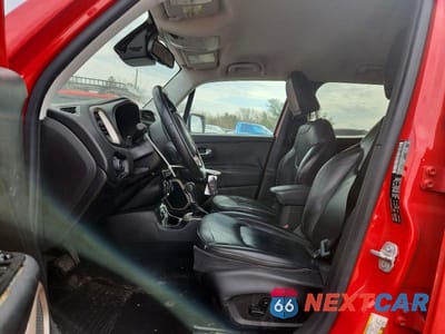 Zdjęcie 7 z 11 samochodu: 2016 JEEP RENEGADE LIMITED VIN:ZACCJBDT4GPC61257 - miniatura