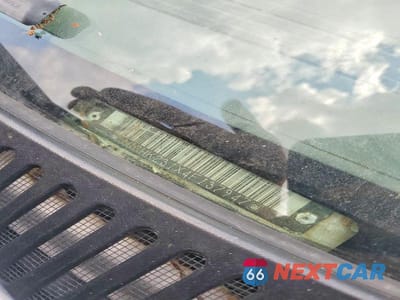 Zdjęcie 12 z 12 samochodu: 2004 CHEVROLET SILVERADO K2500 HEAVY DUTY VIN:1GCHK231X4F137947 - miniatura