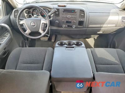 Zdjęcie 8 z 12 samochodu: 2008 GMC SIERRA K1500 VIN:2GTEK133381231289 - miniatura