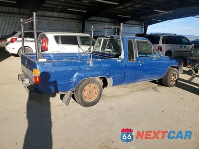 Trzecie zdjęcie samochodu z tyłu: 1985 TOYOTA PICKUP SR5 VIN:JT4RN56S2F5033527 - miniatura