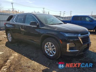 Czwarte zdjęcie samochodu z boku: 2023 CHEVROLET TRAVERSE LS VIN:1GNERFKW4PJ189134 - miniatura