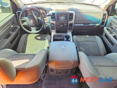 Zdjęcie 8 z 13 samochodu: 2018 RAM 2500 SLT VIN:3C6UR5MLXJG217181 - miniatura