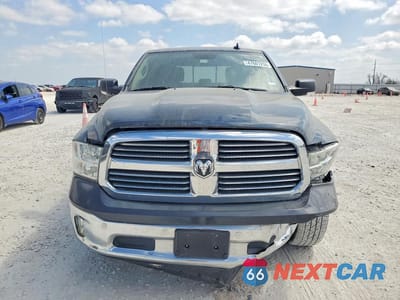Piąte zdjęcie samochodu w środku: 2016 RAM 1500 SLT VIN:3C6RR6LT2GG352161 - miniatura