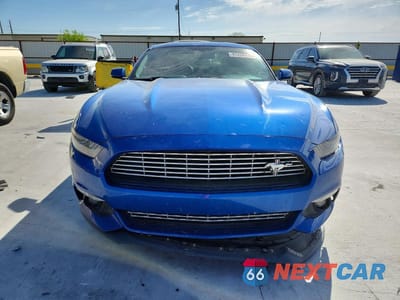 Piąte zdjęcie samochodu w środku: 2017 FORD MUSTANG VIN:1FA6P8TH7H5353409 - miniatura