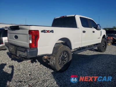 Trzecie zdjęcie samochodu z tyłu: 2017 FORD F250 SUPER DUTY VIN:1FT7W2BT3HEB36802 - miniatura